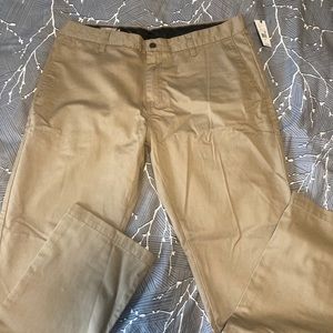 Volcom Tan Men’s Chino Pants Size 38 New